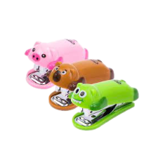 เครื่องเย็บกระดาษ+ลวดเย็บ Stapler ขนาดเล็ก รูปการ์ตูน Deli รุ่น 0452 คละลาย
