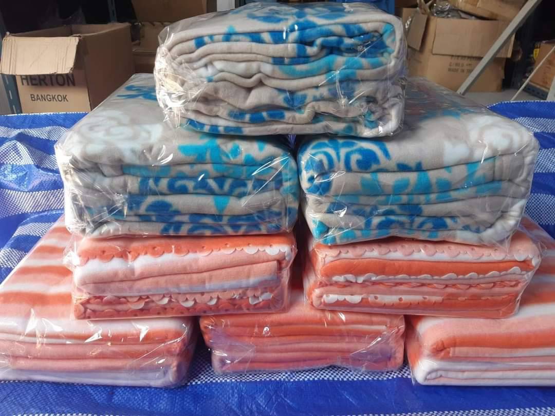 ผ้าห่มของขวัญ ผ้าห่มรับไหว้ ผ้าสำลีพิม์ลาย 50"x75" คละลายได้ 1+1 ผืน