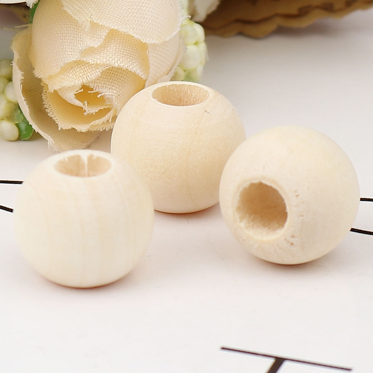 ลูกปัดไม้ธรรมชาติ Hinoki ผิวเรียบ เม็ดกลม รูใหญ่ สีไม้ธรรมชาติ สำหรับงาน DIY เลือกขนาด