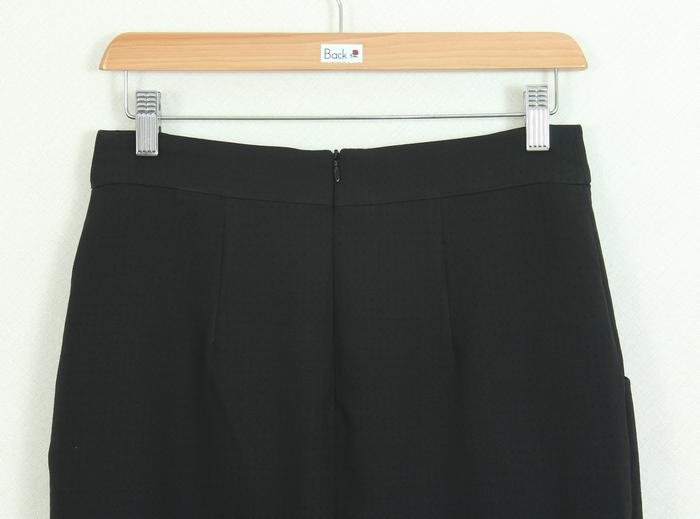 SK-269 กระโปรงทรงเอ ผ้าญี่ปุ่น BM สีดำ เป็นกระโปรงป้าย มีกระเป๋าล้วง 2 ข้าง
