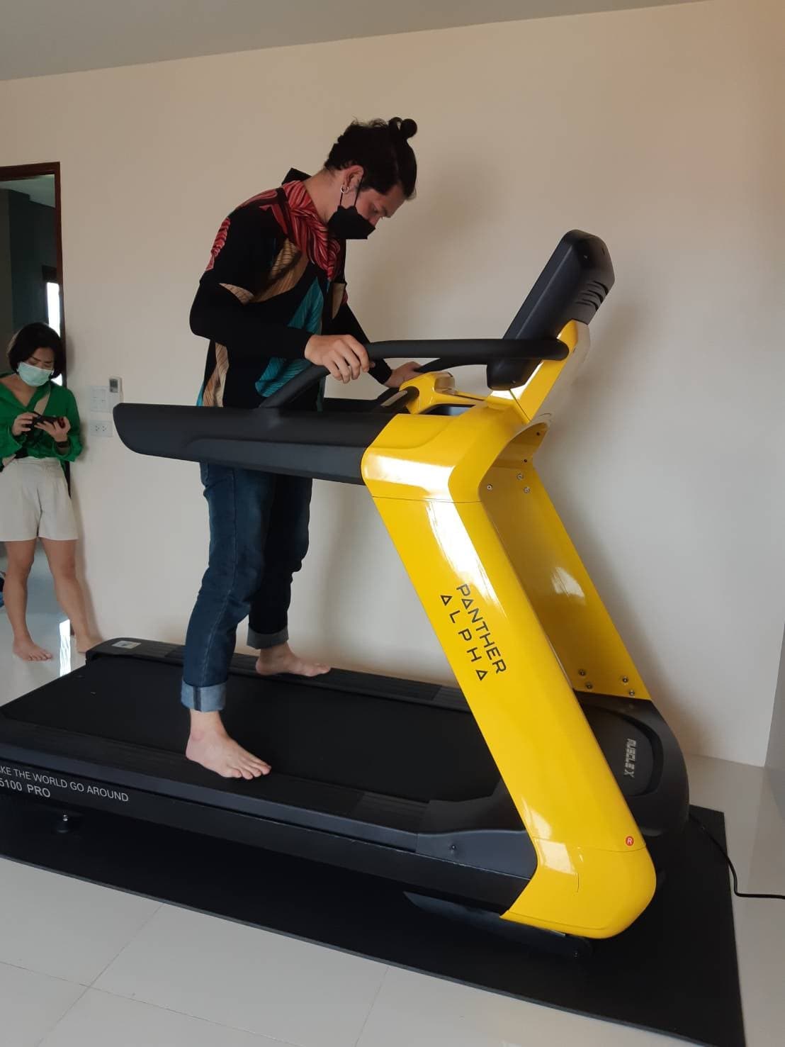 ลู่วิ่งไฟฟ้า G5100 PRO | ลู่วิ่งเชิงพาณิชย์คุณภาพสูงสำหรับฟิตเนสและใช้ในบ้านระดับพรีเมียม