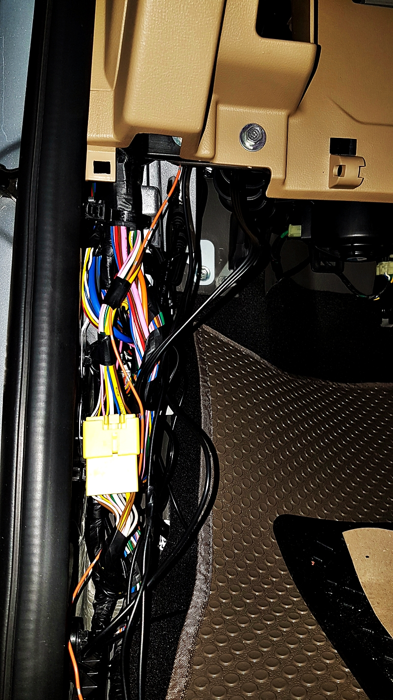 HYUNDAI H-1 ELITE 2016 [ จอแท้ตรงรุ่น + กล้องหลังแท้ + จอเพดาน + ดิจิตอลทีวี ] {ฉ3760}