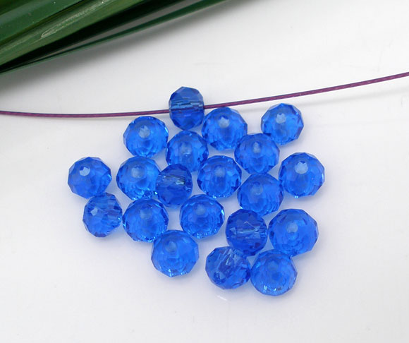 ลูกปัด blue Crystal Quartz 5040 กลมผิวเหลี่ยม ขนาด 4mm 100 เม็ด