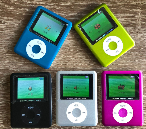 เครื่องเล่น MP4 Player รุ่น Classic พร้อมเมมโมรี่ ความจุ 4GB, 8GB และ 16GB แถมฟรี!! หูฟัง+สายชาร์จโหลดเพลง+กล่องพกพา