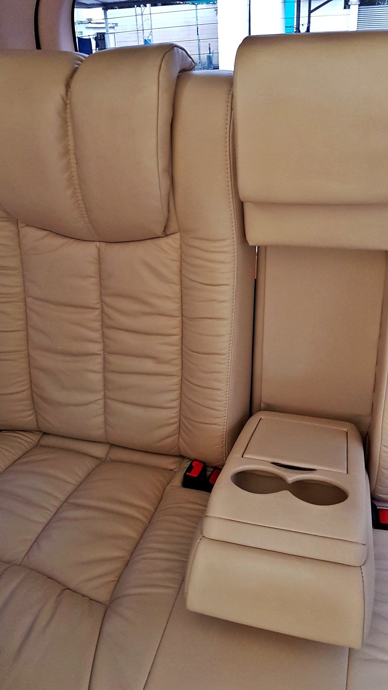 HYUNDAI H-1 DELUXE รถเกาหลี [ เบาะ + คอนโซล + กุหลังคา + พรม ] - ษ 2644