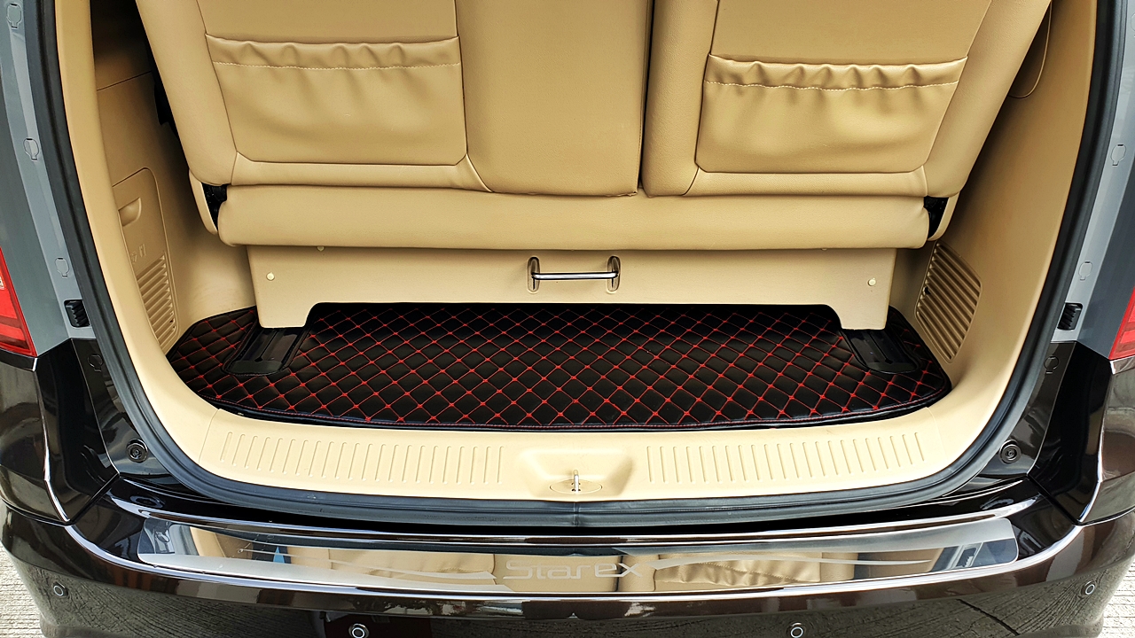 HYUNDAI H-1 ELITE 2018 [ ประตูไฟฟ้า + เบาะ vip + ท้าย 60:40 + คอนโซลทีวี 24 นิ้ว ] { บ1326 }