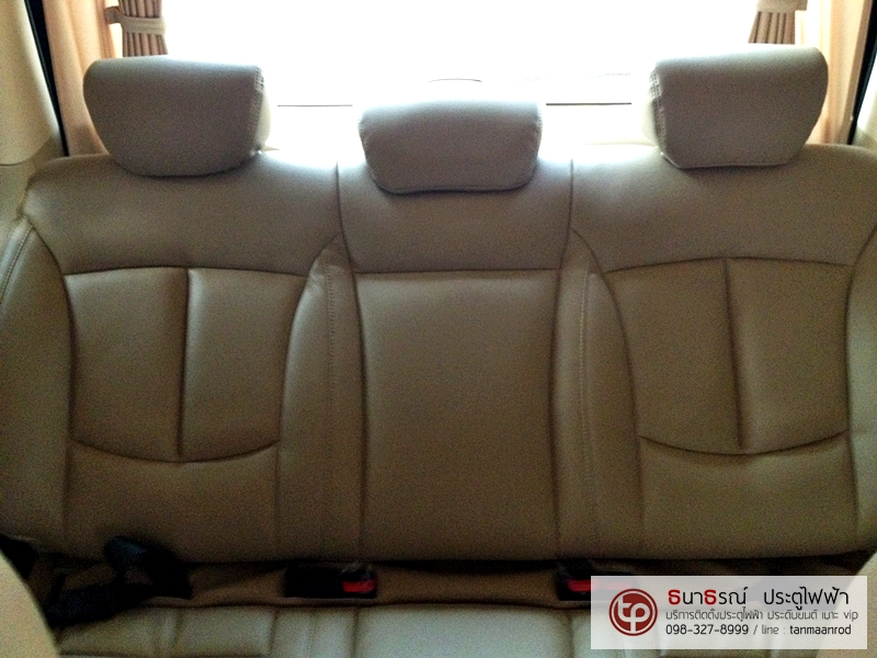 HYUNDAI H-1 ELITE [ประตูไฟฟ้า 2 ข้าง + ผ้าม่าน + เบาะ vip ไฟฟ้า + แปลงเบาะท้ายและลาย] {ก2222}