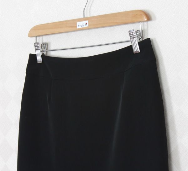 SK-273 กระโปรงแฟชั่น&ทำงาน ทรงสอบ ผ้าวาเลนติโน่สีดำ ด้านหลังจับจีบระบายซ้อนกัน