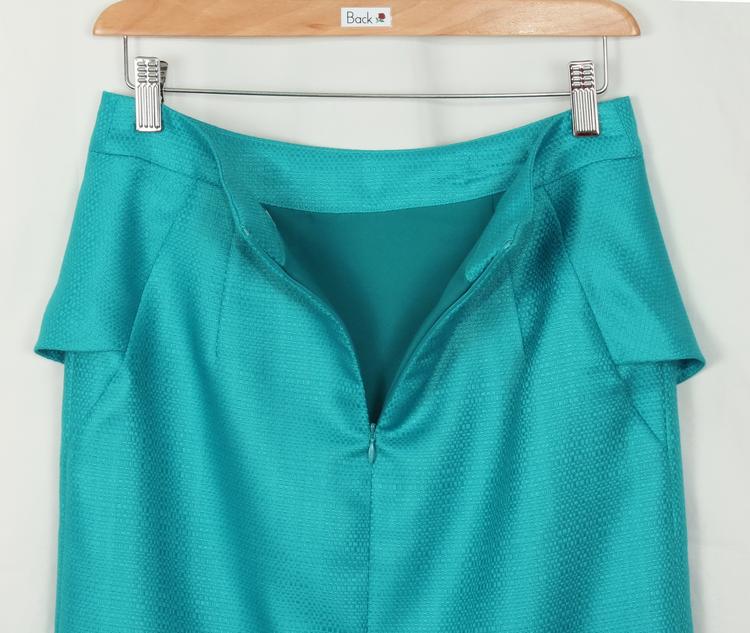 SK-191 กระโปรงแฟชั่น&ทำงาน ทรงสอบ ผ้า CHANEL สีฟ้า ด้านหน้ากระโปรงจับจีบระบาย