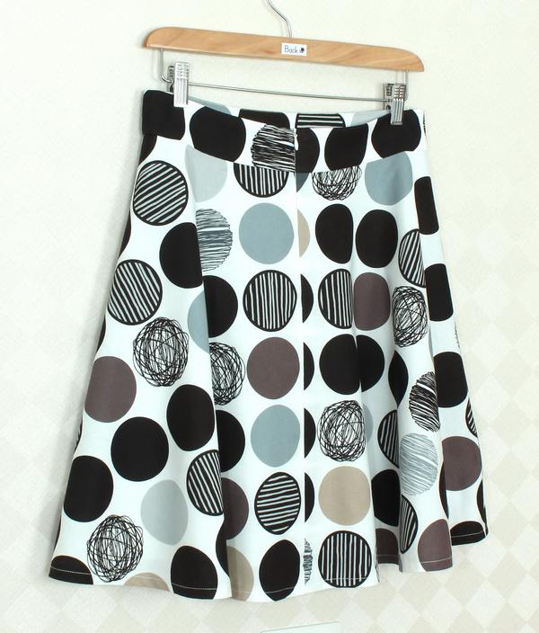 SK-334 กระโปรงแฟชั่น&ทำงาน ทรงย้วย ผ้าคอตต้อนญี่ปุ่นพิมพ์ลายวงกลมกราฟฟิก