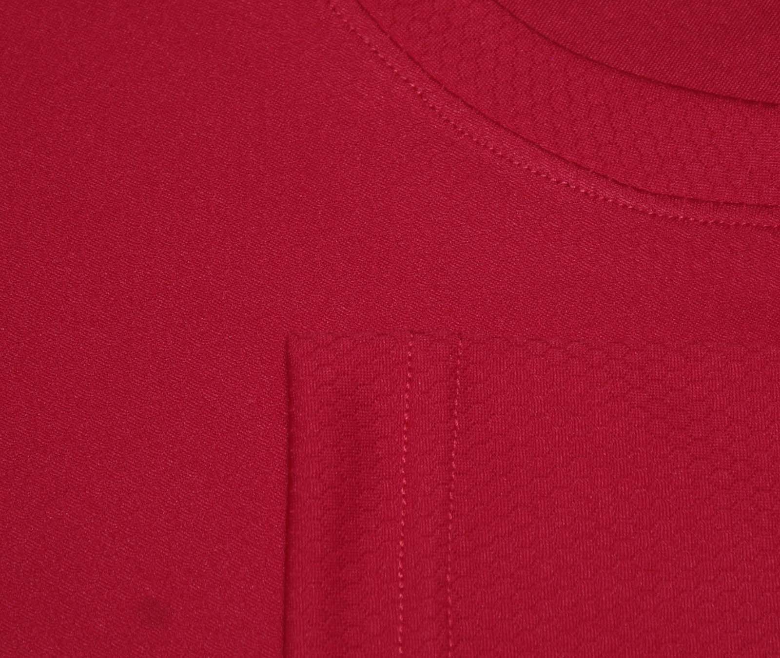 คอกลม ผ้ารังผึ้ง Red