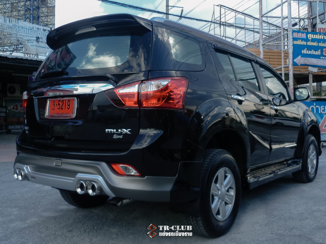 ชุดแต่งสเกิร์ตรอบคัน FREEFORM FM MU-X 2012-2016