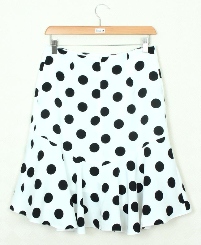 SK-288 กระโปรงแฟชั่น&ทำงาน ทรงย้วย ผ้าไหมอิตาลีพิมพ์ลาย Polka Dot วงกลมดำ พื้นขาว