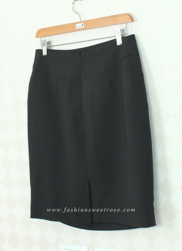 SK-361 กระโปรงแฟชั่น-ทำงาน ทรงสอบ ผ้าไหมอิตาลีสีดำ ด้านหน้ากระโปรงดีไซน์สวยเก๋ มีกระเป๋าข้าง
