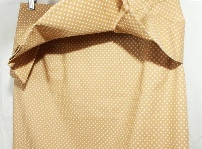 SK-196 กระโปรงแฟชั่น&ทำงาน ทรงสอบ ผ้าคอตต้อนญี่ปุ่นสีน้ำตาลคาลาเมล ด้านหน้ากระโปรงจับจีบระบาย