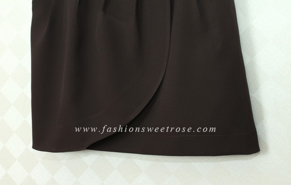 SK-364 กระโปรงทรงสอบ ผ้าไหมอิตาลีสีน้ำตาลเข้ม ด้านหน้ากระโปรงจับจีบทวิช