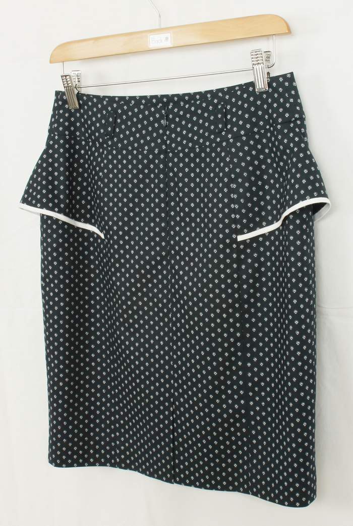 SK-225 กระโปรงแฟชั่น&ทำงาน ทรงสอบแต่งระบาย ผ้าคอตตอนญี่ปุ่นสีน้ำเงินพิมพ์ลายจุดขาว