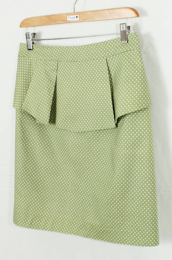 SK-204 กระโปรงแฟชั่น&ทำงาน ทรงสอบ ผ้าคอตต้อนญี่ปุ่นสีเขียวพาสเทล ด้านหน้ากระโปรงจับจีบระบาย