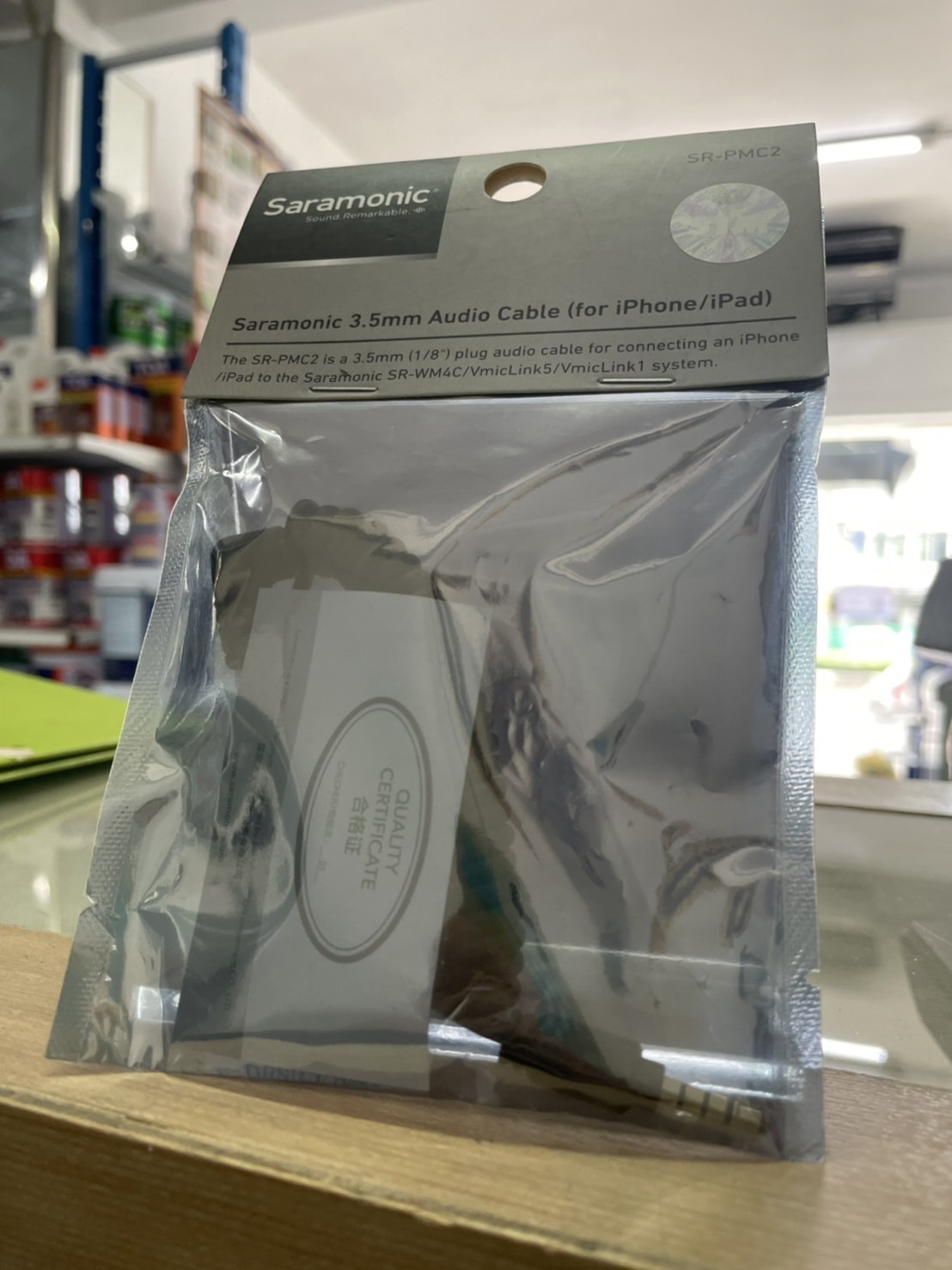 Saramonic SR-PMC2 1/8” (3.5 mm) TRS Male to 1/8” (3.5 mm) TRRS Male for UwMic9, UwMic10 & UwMic15 Wireless Systems to Apple iPhones & iPads or Android Smartphones & Tablets