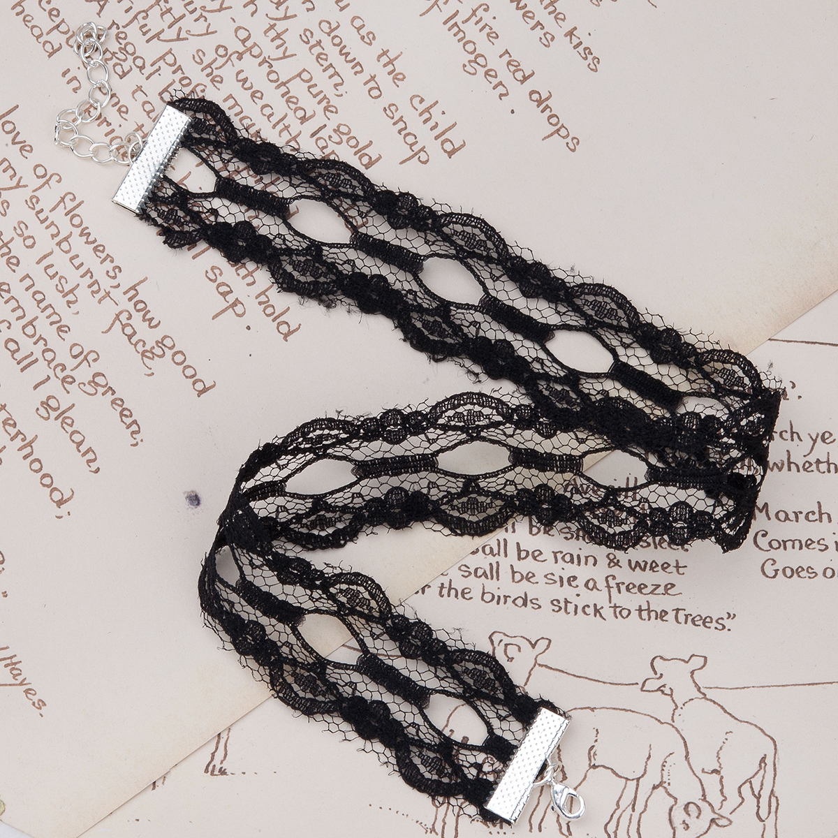 สร้อยคอ choker ผ้าลูกไม้ไนล่อนสีดำ ยาว 33.5 ซม. 1 เส้น