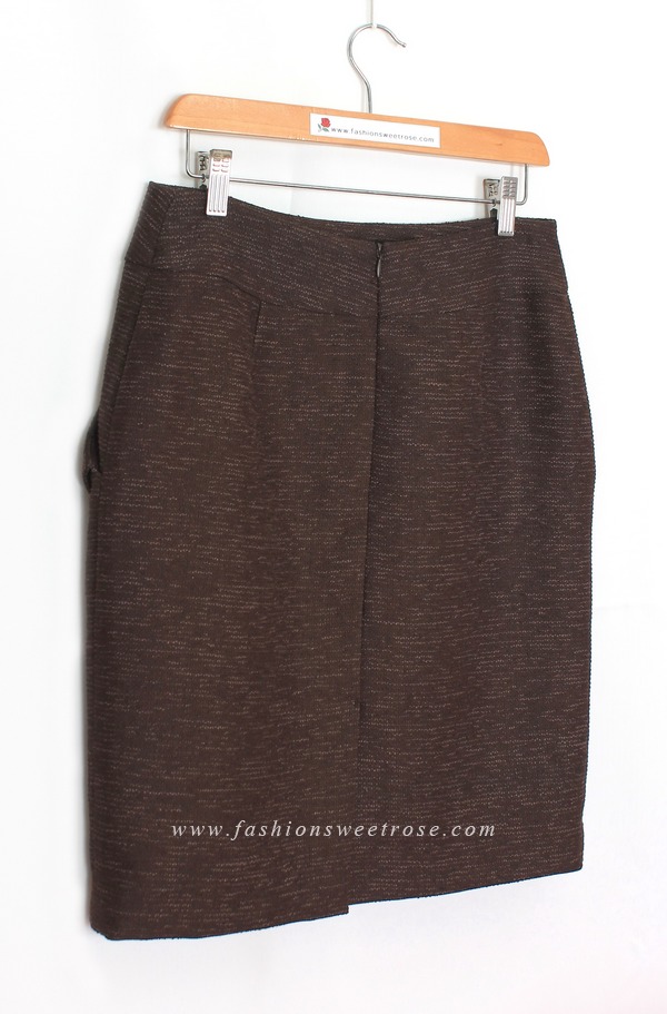 SK-463 กระโปรงทรงสอบ ผ้า CHANEL สีน้ำตาลเข้ม แต่งด้วยกระดุมหรู