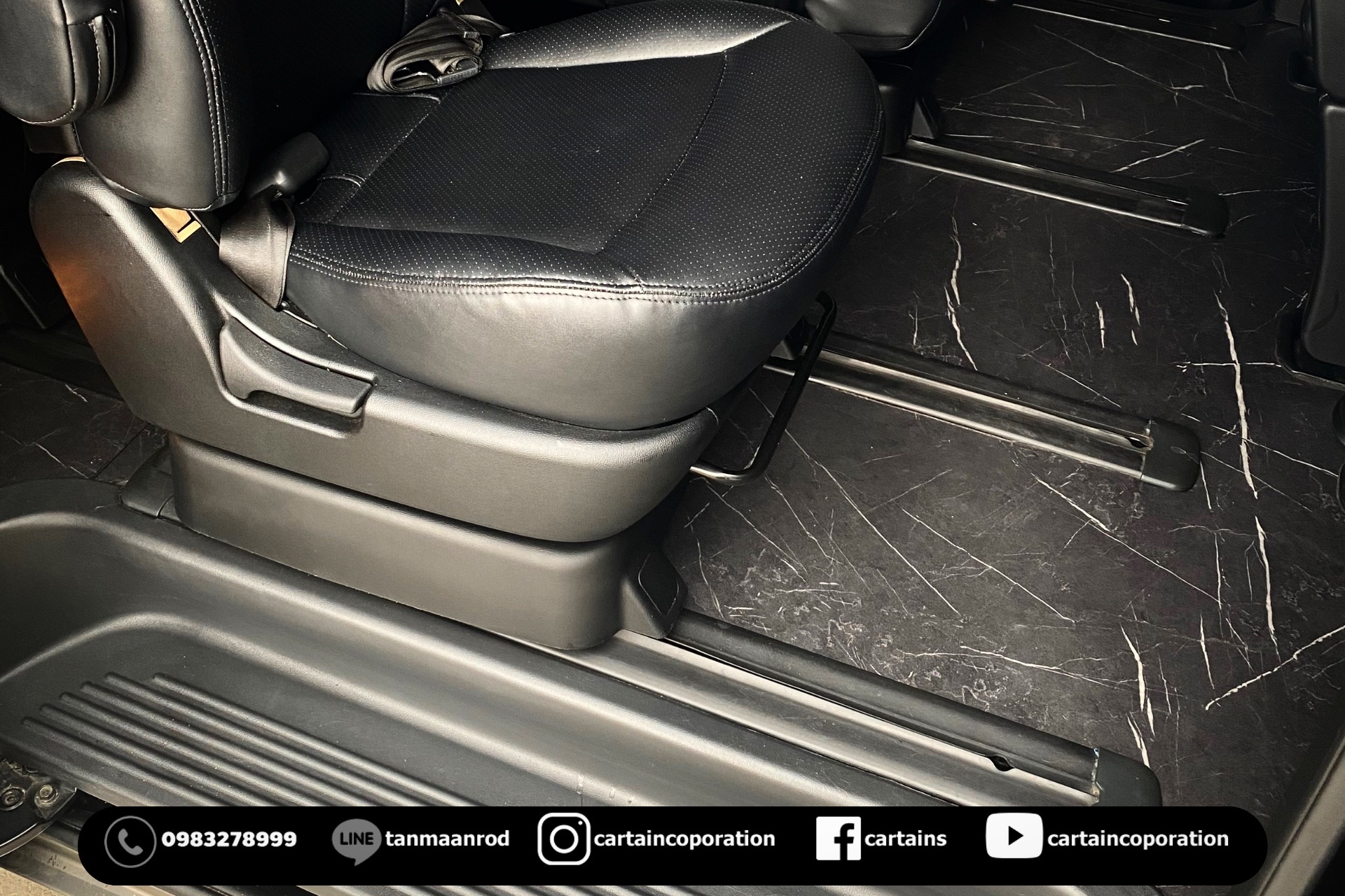 HYUNDAI H-1 ELITE รถฮุนได เฮชวัน ทำสีภายในใหม่จากสีครีม เป็น เทา ดำ ปูพื้นรถลายหินอ่อน หุ้มหลังคา พร้อมแดมป์