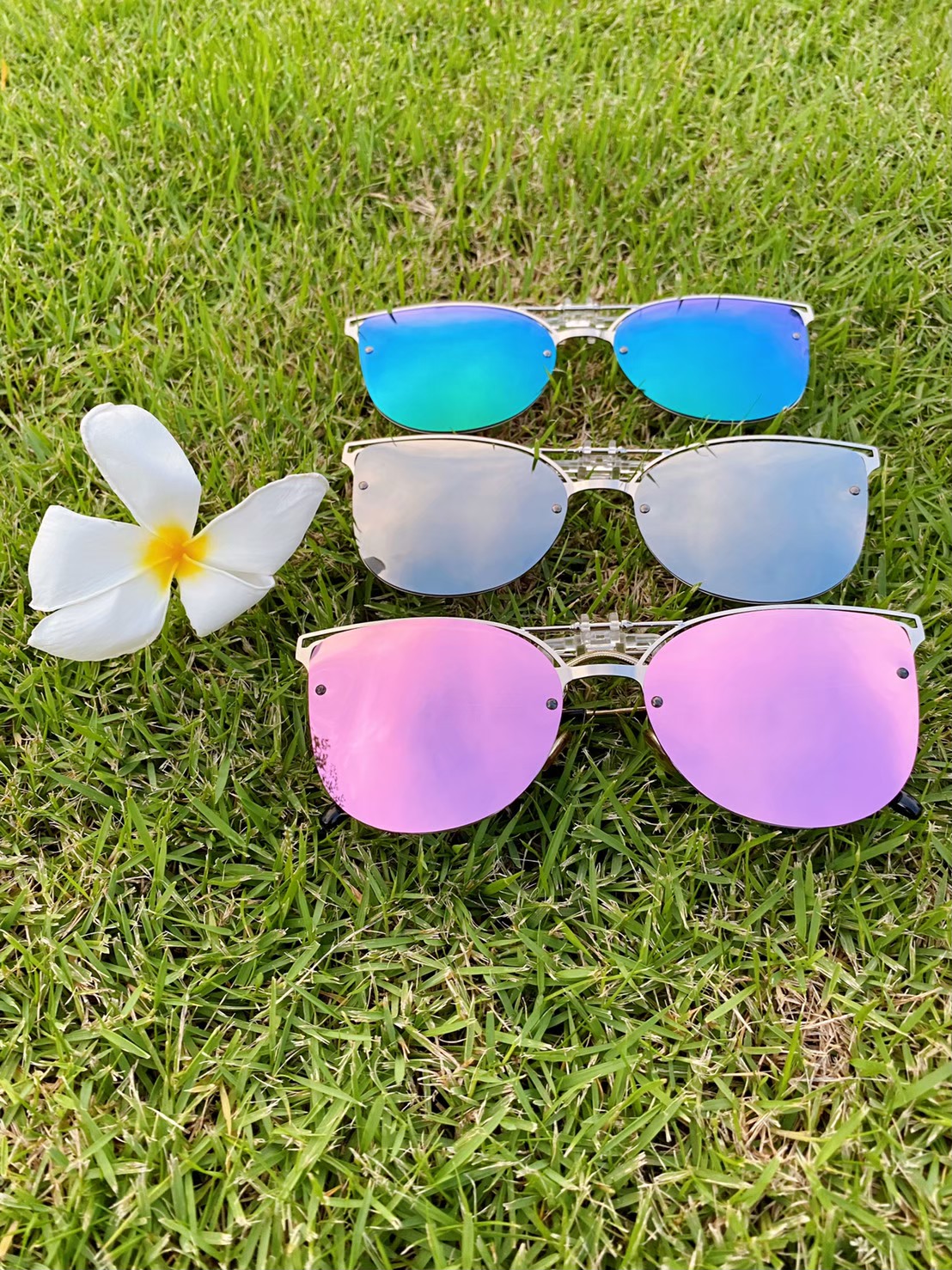 คลิปออนกันแดด Clipsster รุ่น Blazester เลนส์สีปรอทเงิน