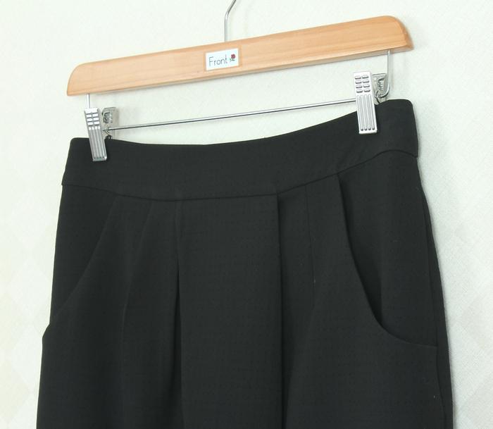 SK-269 กระโปรงทรงเอ ผ้าญี่ปุ่น BM สีดำ เป็นกระโปรงป้าย มีกระเป๋าล้วง 2 ข้าง