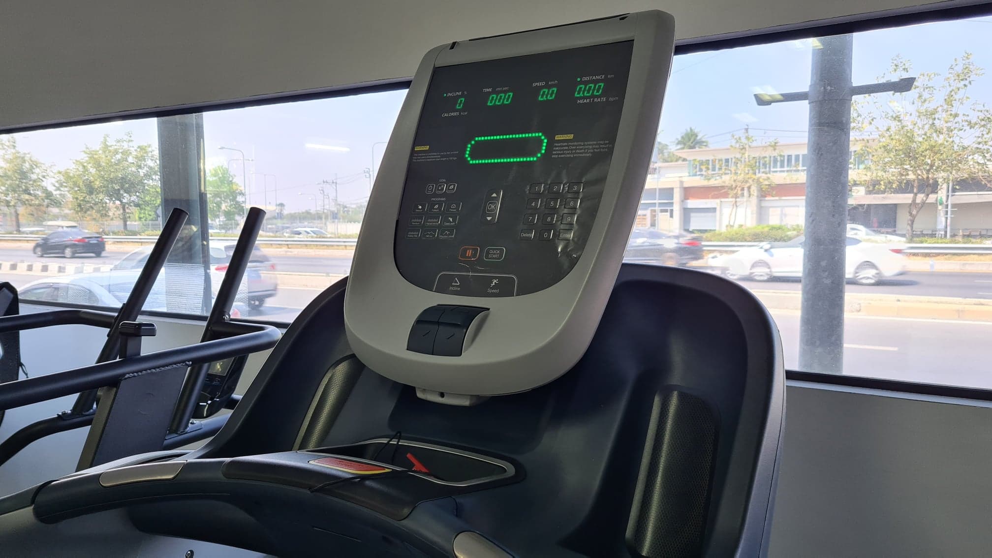 ลู่วิ่งไฟฟ้า AT1400 Commercial X8700