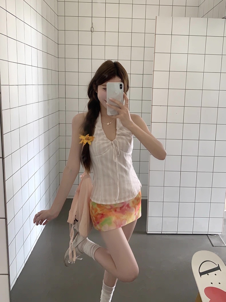 Chunya halter top เสื้อคล้องสม็อคลายทาง