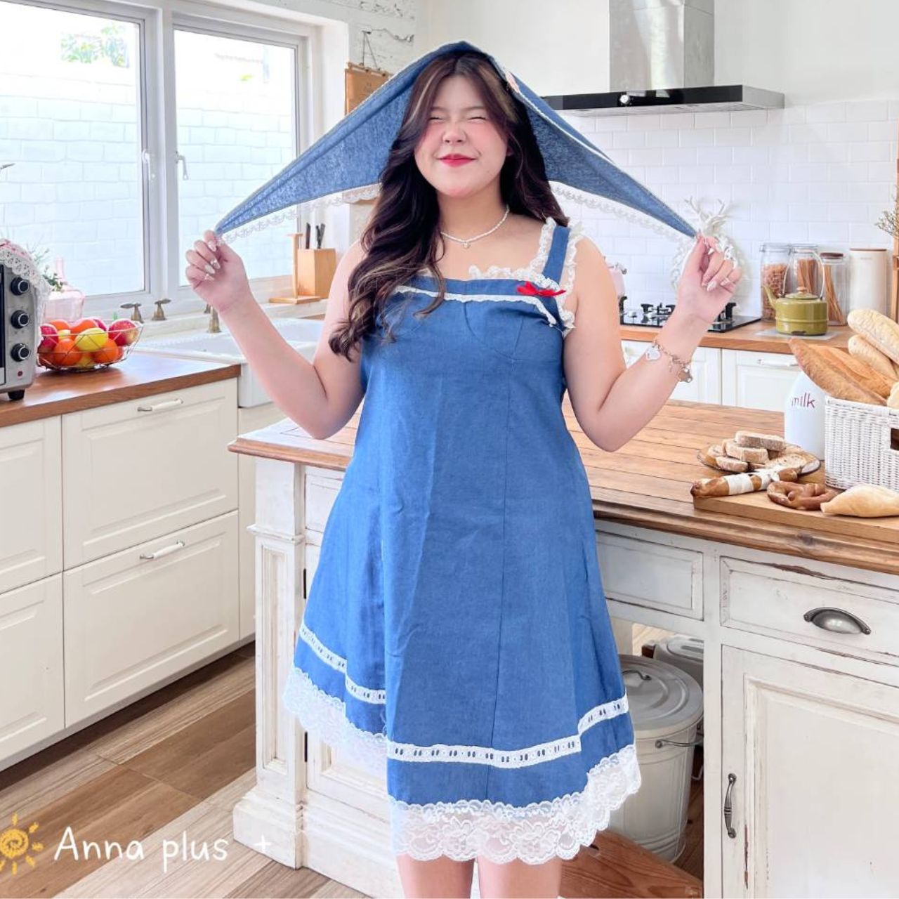 A211 เดรส สาวอวบ ผ้ายีนส์ แต่งลูกไม้ มีผ้าโพกผม มาพร้อมเสื้อคลุมจะรับเดรสอย่างเดียวก็ได้ อก40-50 นิ้ว ผ้ายีนส์ อก40-50นิ้ว