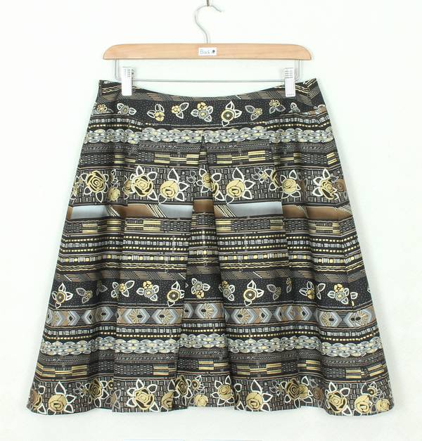 SK-347 กระโปรงแฟชั่น&ทำงาน ทรงบาน ผ้าคอตต้อนญี่ปุ่นพิมพ์ลายกราฟฟิกดอกกุหลาบโทนน้ำตาลเข้ม