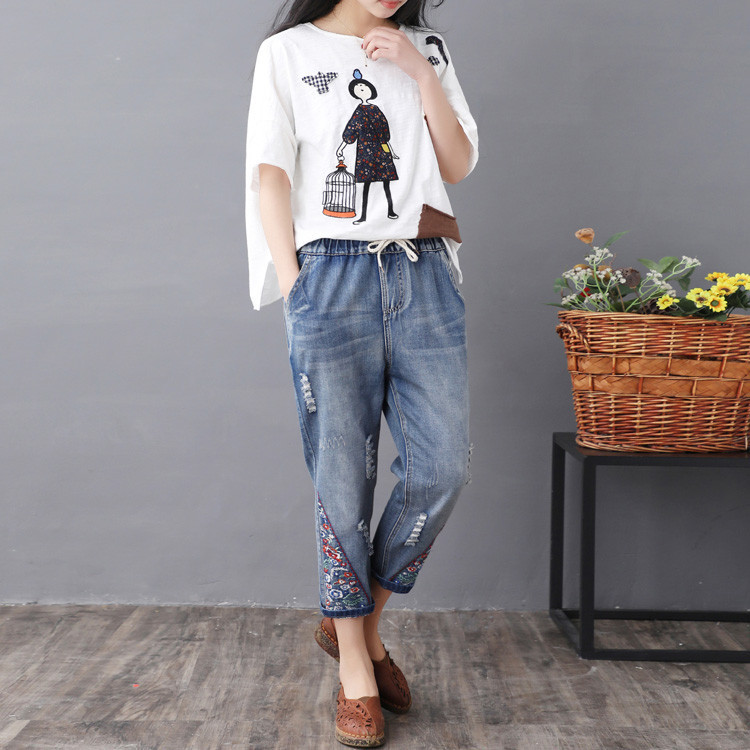 JPNT-005 กางเกงยีนส์ขายาว 5 ส่วน ปักลายดอกไม้ ปลายขาดูเก๋ เอวยางยืด เนื้อผ้านิ่มไม่หนา