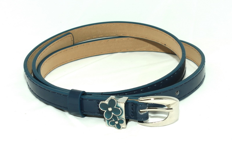 BLT-225 เข็มขัดคาดเอวแฟชั่นเส้นเล็ก สายหนังสีน้ำเงิน หัวสีเงินทรงมนโค้ง