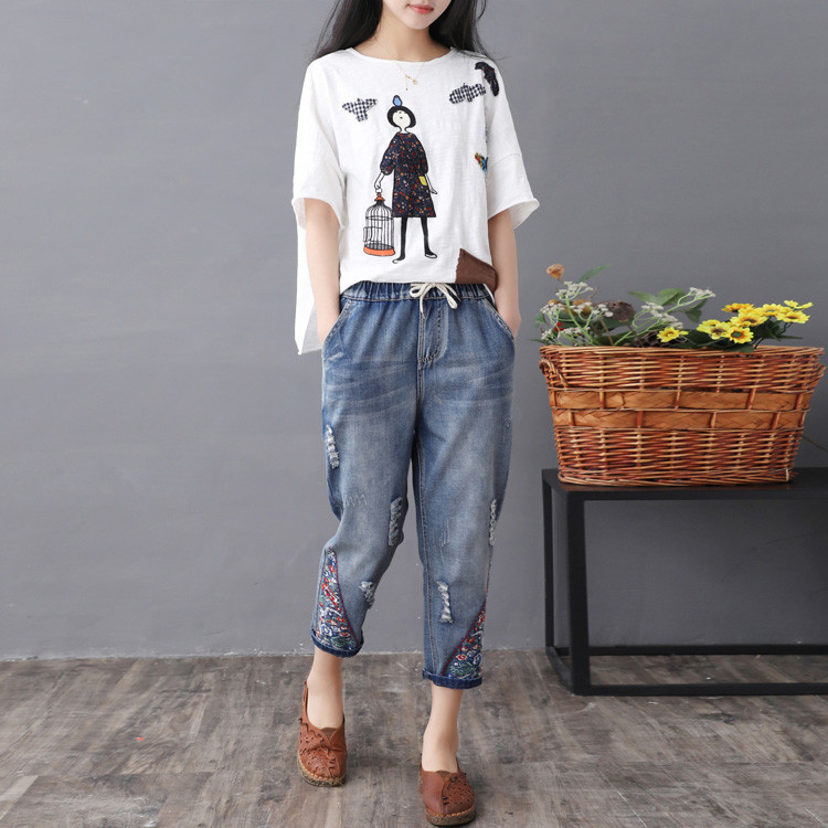 JPNT-005 กางเกงยีนส์ขายาว 5 ส่วน ปักลายดอกไม้ ปลายขาดูเก๋ เอวยางยืด เนื้อผ้านิ่มไม่หนา