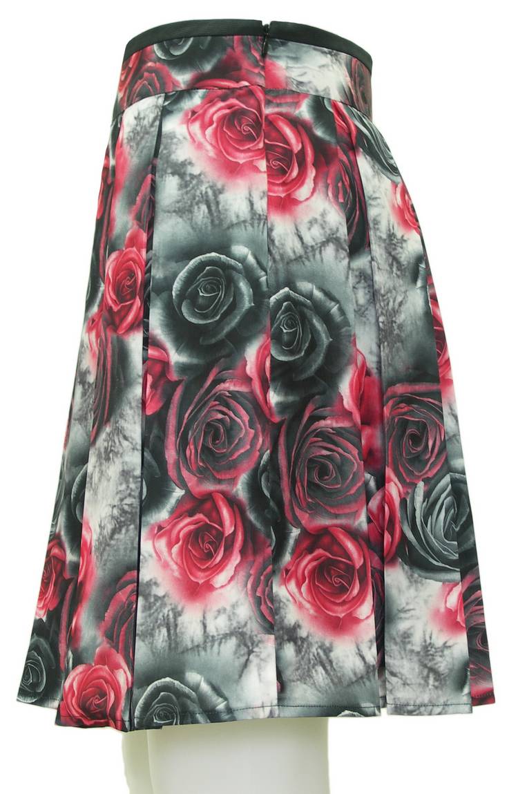 SK-089 กระโปรงแฟชั่น&ทำงาน ทรงบาน ผ้าพิมพ์ลายดอกกุหลาบสีดำแดง