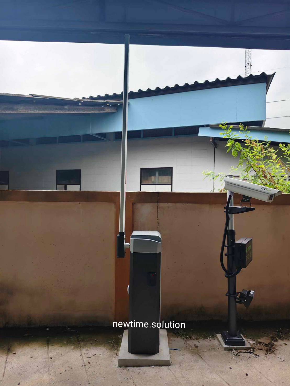 ระบบไม้กั้นรถยนต์อ่านป้ายทะเบียน ไม้กระดก ระบบไม้กั้นรถยนต์แบบทาบบัตร