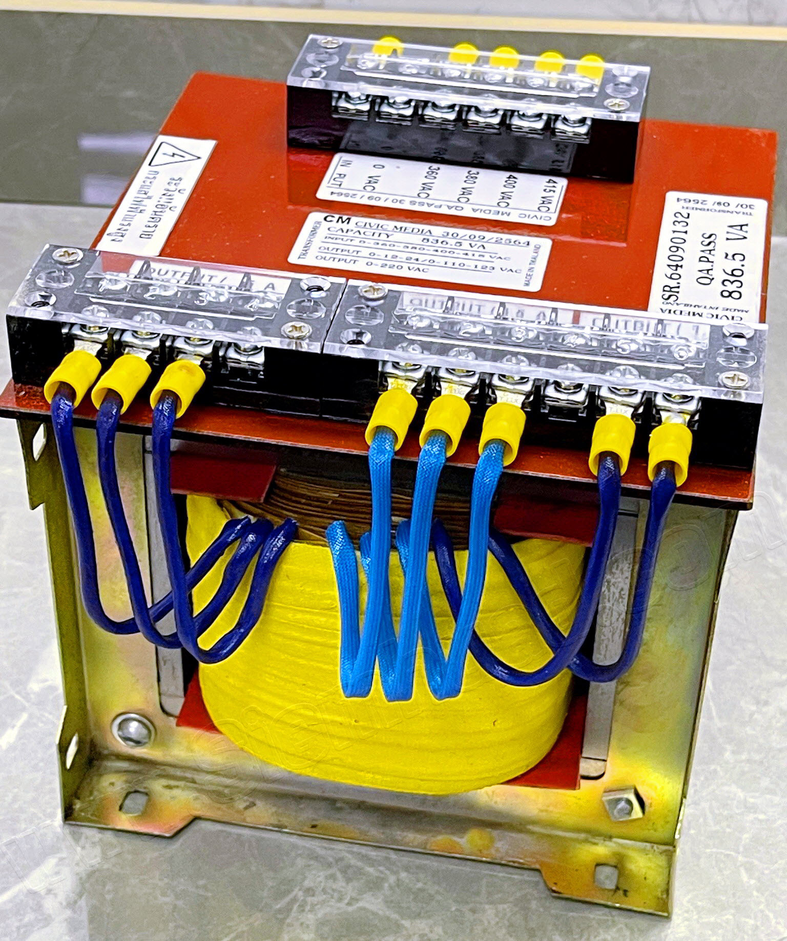 หม้อแปลงไฟฟ้า หม้อแปลงไฟ Electric Transformer Converter ขนาด INPUT (0-360-380-400-415 VAC) // OUTPUT (0-12-24 / 0-110-123 / 0-220 VAC) Capacity 836.5VA