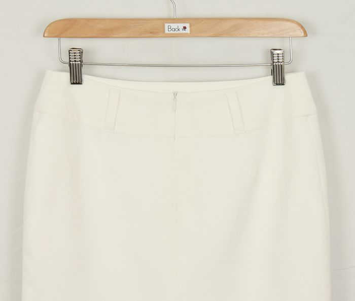 กระโปรงแฟชั่น&ทำงาน กระโปรงทรงสอบ ผ้าไหมอิตาลีสีขาว ชายกระโปรงตีเกร็ดแต่งด้วกระดุม / SK-227