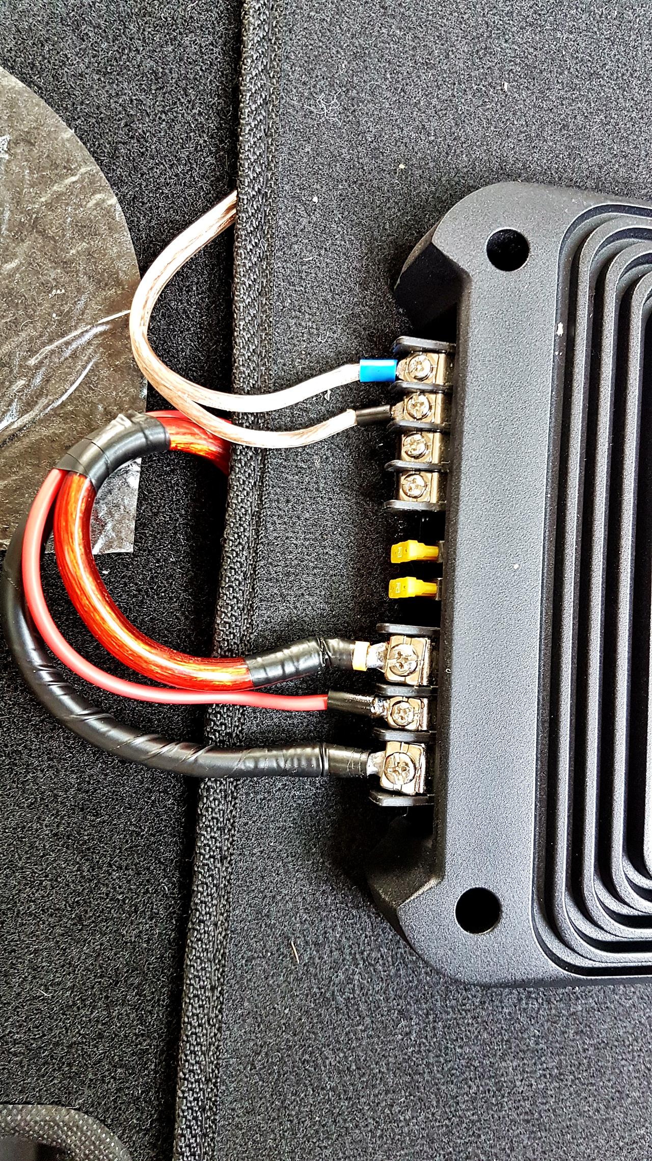 ชุดเครื่องเสียง JBL Set C - 2 แอมป์ 2 ซับ 4 ลำโพง รถฮุนได hyundai h1 และ staria รุ่นมีประตูไฟฟ้าศูนย์