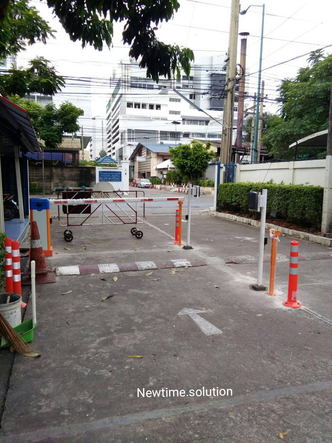 ระบบไม้กั้นรถยนต์อ่านป้ายทะเบียน ไม้กระดก ระบบไม้กั้นรถยนต์แบบทาบบัตร