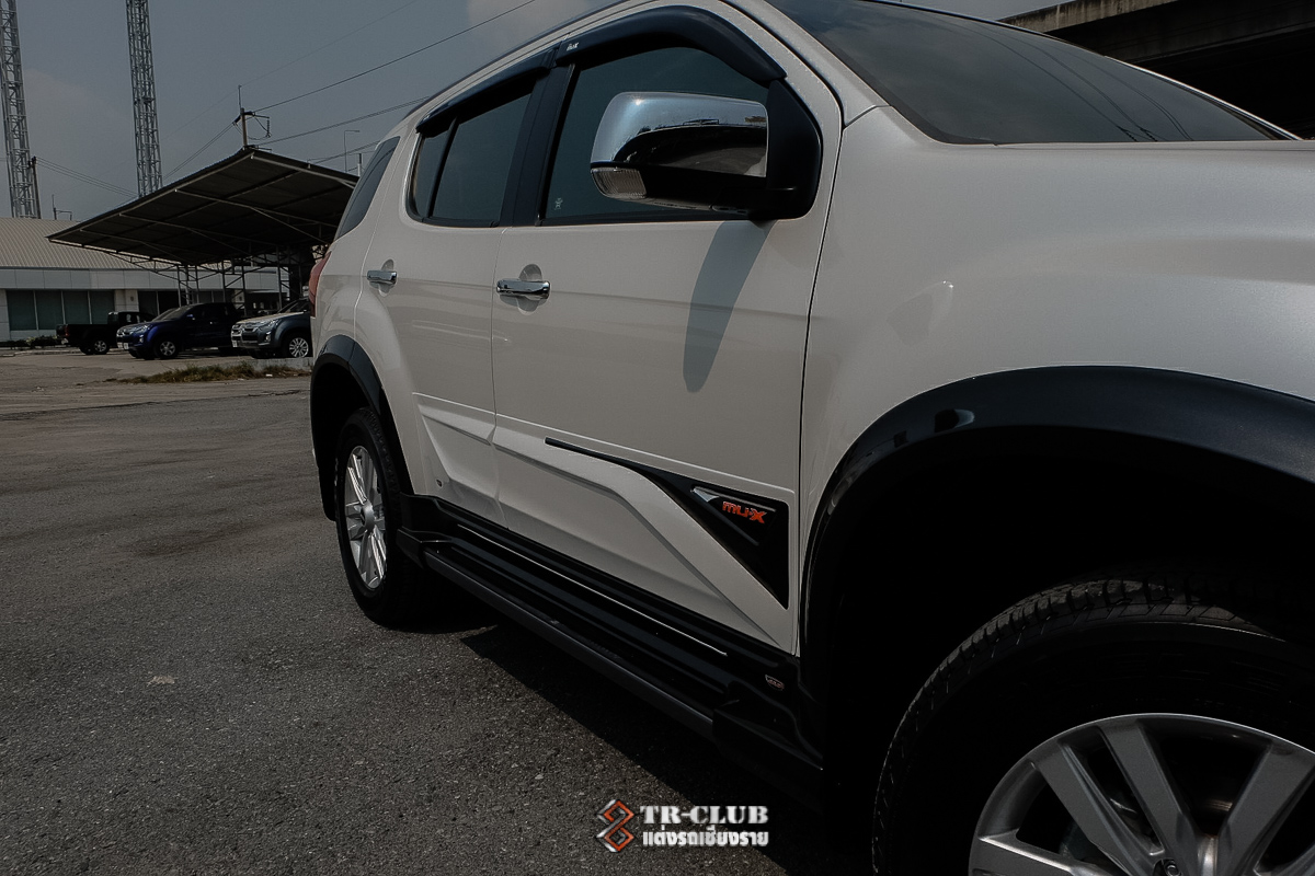 ชุดแต่งสเกิร์ตรอบคัน JAP MU-X 2017-2019