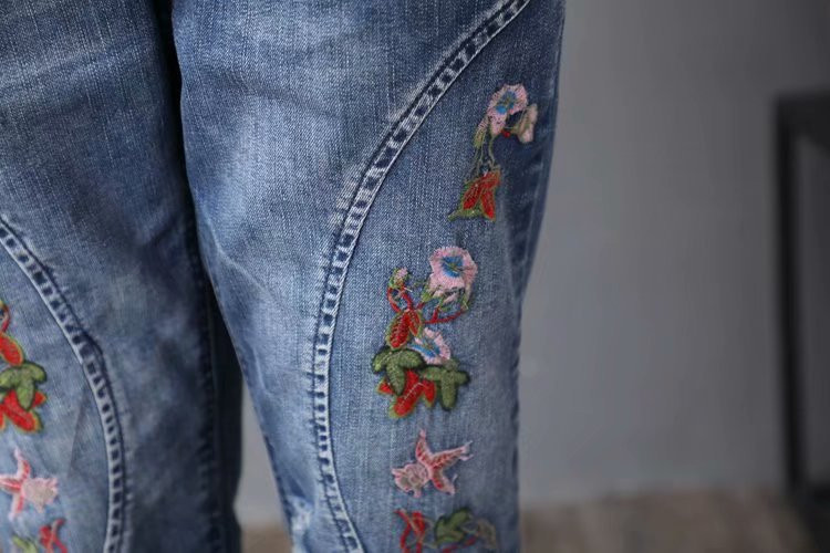 JPNT-004 กางเกงยีนส์ขายาว 5 ส่วน ปักลายดอกไม้ เอวยางยืด เนื้อผ้านิ่มไม่หนา