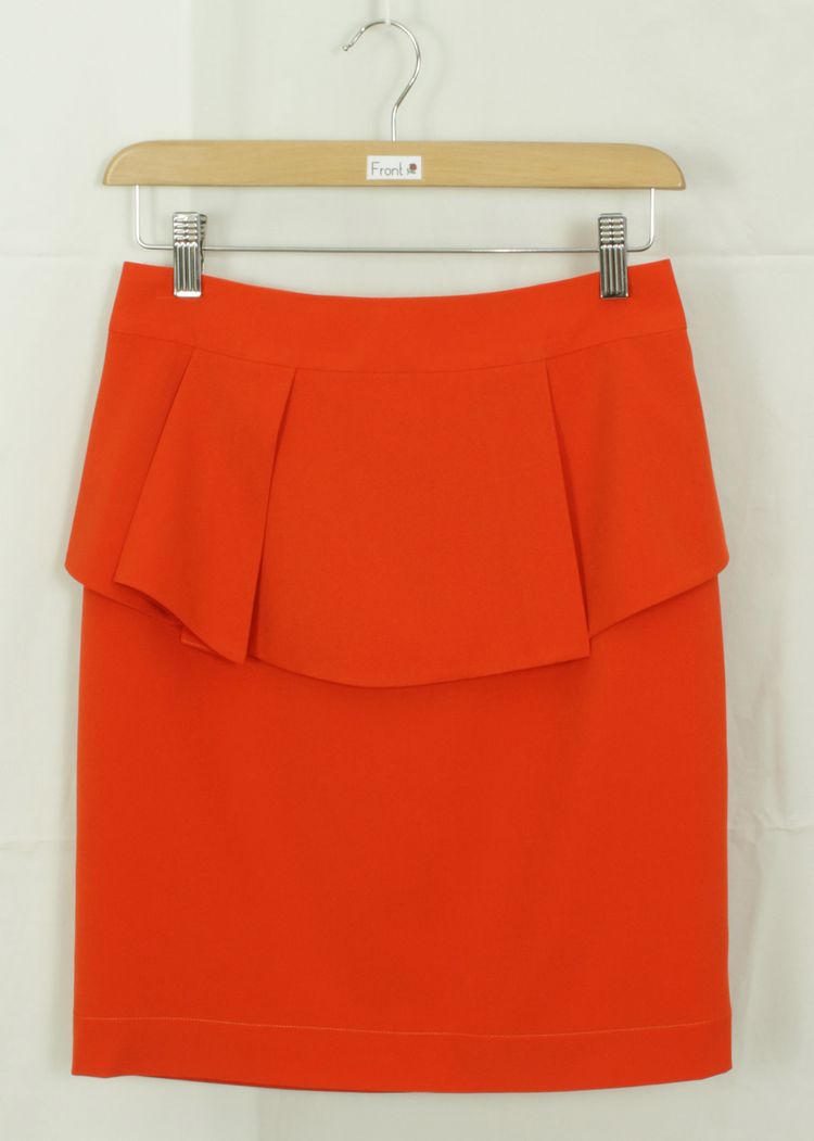 SK-070 กระโปรงทรงสอบ ผ้าไหมอิตาลีสีส้ม ด้านหน้ากระโปรงจับจีบระบาย
