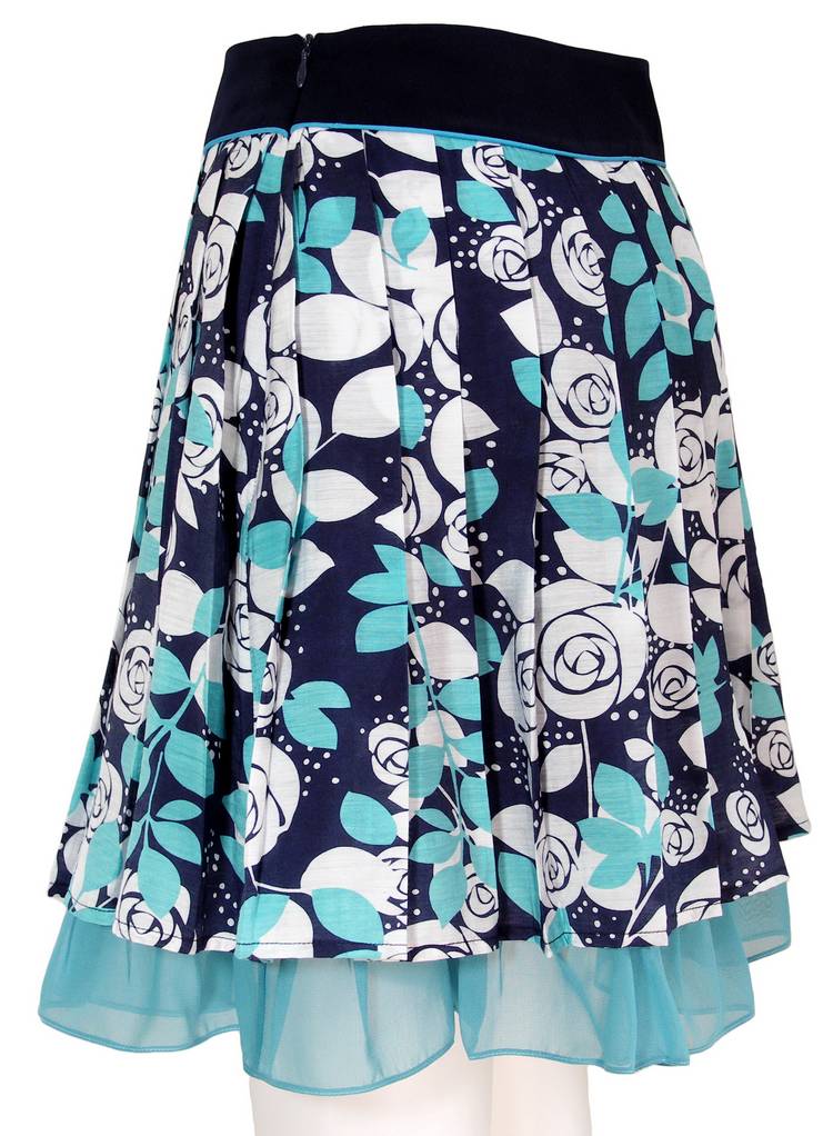 SK-077 กระโปรงทรงระบาย ผ้าคอตต้อนพิมพ์ลายดอกกกุหลาบขาวฟ้า มีจีบรอบตัว