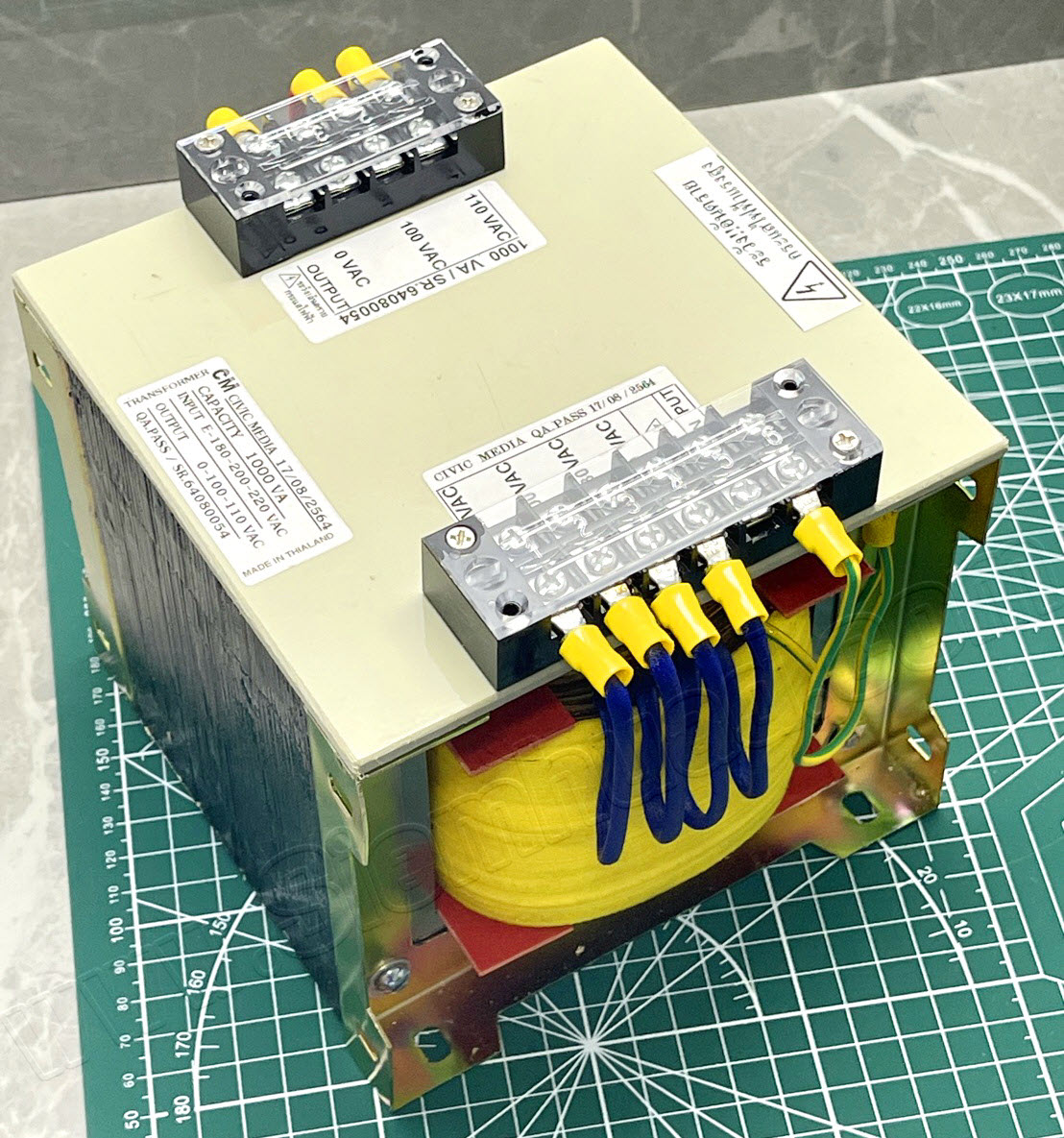 หม้อแปลงไฟฟ้า หม้อแปลงไฟ Electric Transformer Converter ขนาด INPUT : 180VAC-200VAC-220VAC to OUTPUT : 100VAC-110VAC CAPACITY 1000VA
