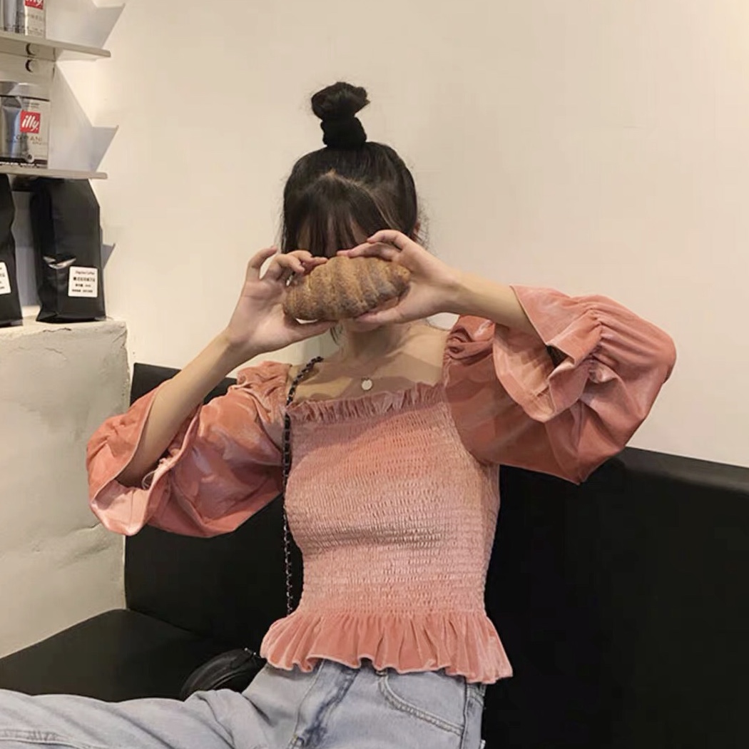 Velvet blouse เสื้อเบาส์กำมะหยี่