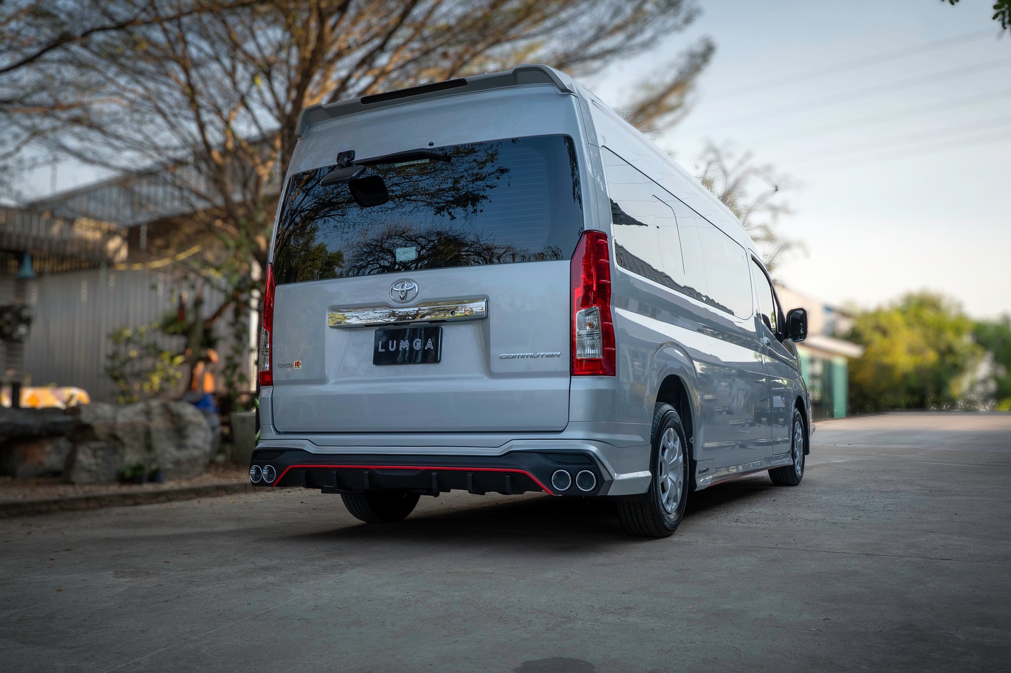 ชุดแต่งรอบคัน LUMGA : COMMUTER 2019-2024