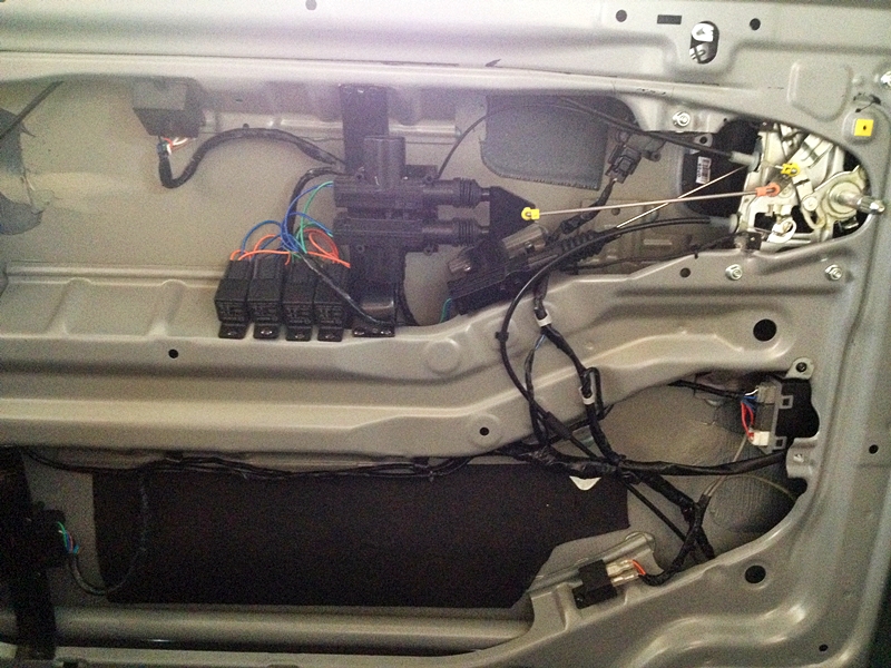 HYUNDAI H-1 TOURING 2016 [ ประตูไฟฟ้า 2 ข้าง + เครื่องเสียง + ชุดแต่งรอบคัน + ผ้าม่าน ] {บ5742}