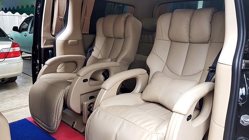 HYUNDAI H-1 DELUXE [ เบาะvipไฟฟ้าทรงโซฟา + คอนโซลเตี้ย + ผ้าม่านรถ ]- {ก-1392}